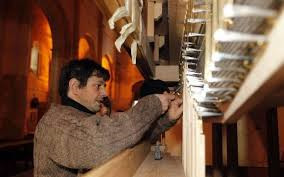 Présentation de l'orgue Merklin du Temple Neuf, en cours de relevage Présentation de l'orgue Merklin du Temple Neuf, en cours de relevage